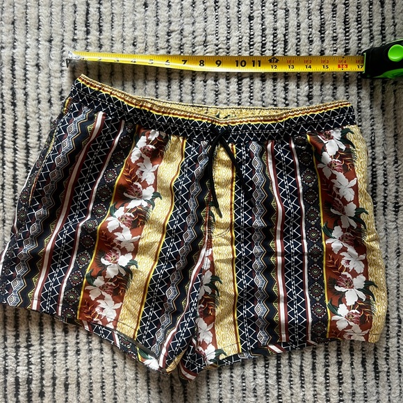 ASOS Multicolor Patterned Shorts - Picture 5 of 7